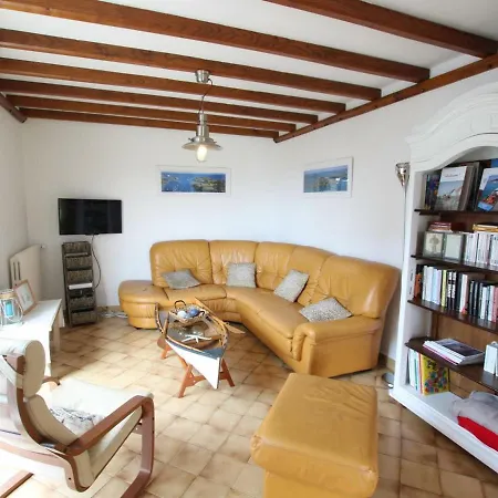 Bricqueville-sur-mer, 6 Pieces, 11 Personnes - Fr-1-362-403 Holiday home *